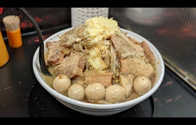 自家製太麺 マッチョ 三ノ宮店 カレー味もあり デカ盛り二郎系ラーメン 神戸三宮