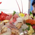 【大食い】海をバックに豪華デカ盛り海鮮丼を堪能する！