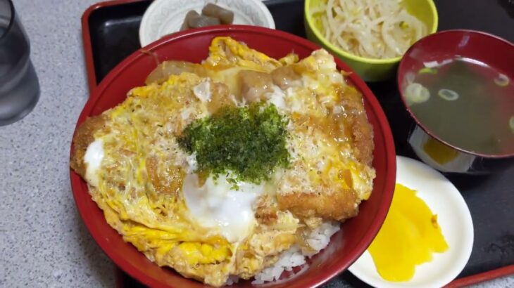 【デカ盛り】かつ丼、チャーマヨ丼とラーメンセット