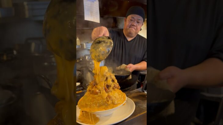 【超デカ盛り】天にそびえる鶏唐ジャージャーとろチーズ飯！Giant Fried Chicken Cheese Rice 俵飯 東京グルメ 武蔵小金井